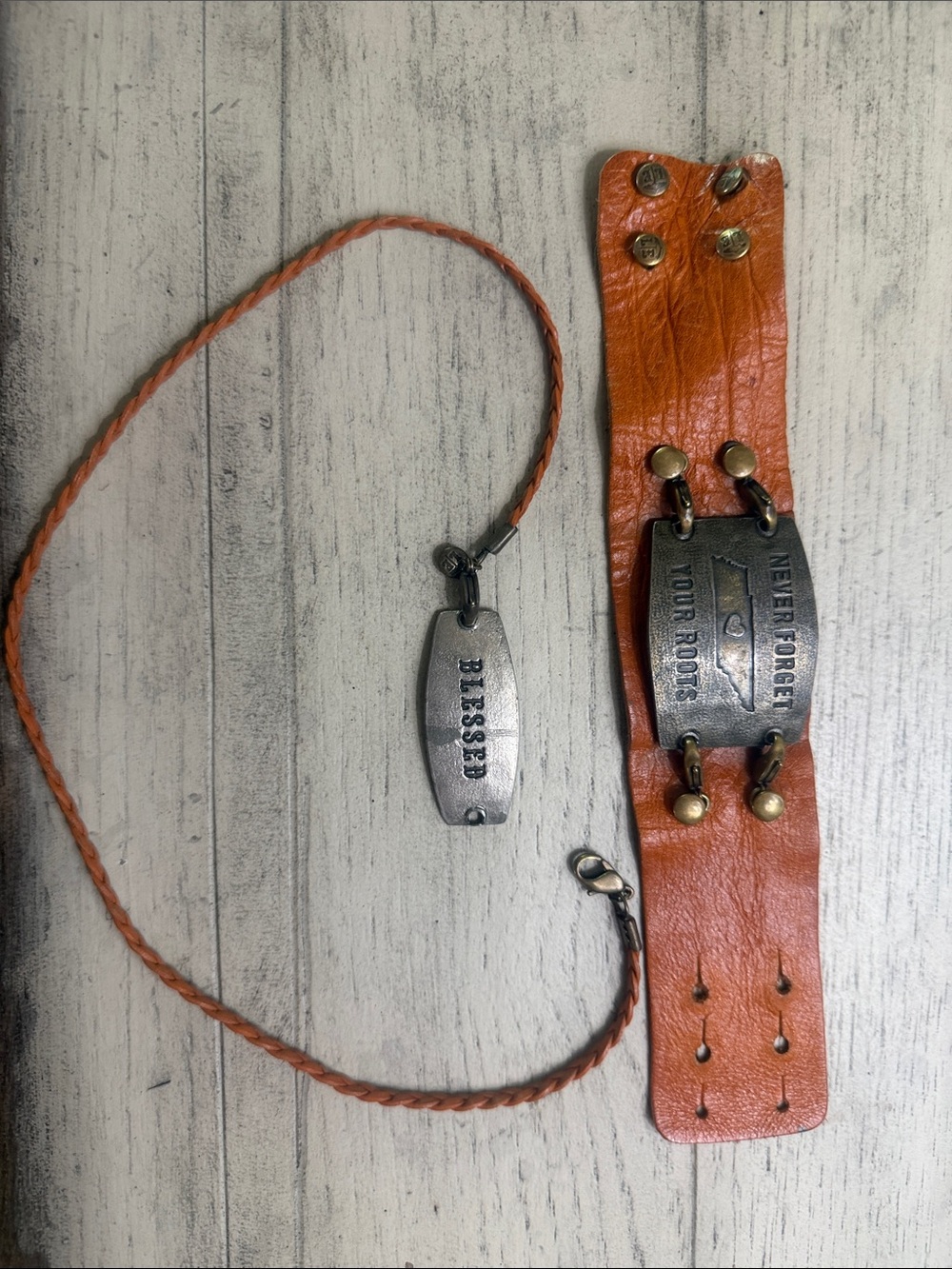 2 Lenny & Eva leather band bracelets 
plus +  2 interchangeable L & E charms